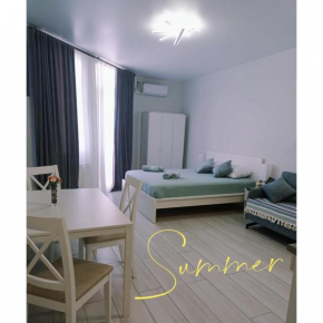 Номер студия Status House